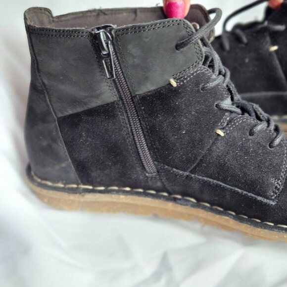 Clarks Collection | Tamitha Key Black Ankle Chukka Boots Size 7 - Picture 7 of 11